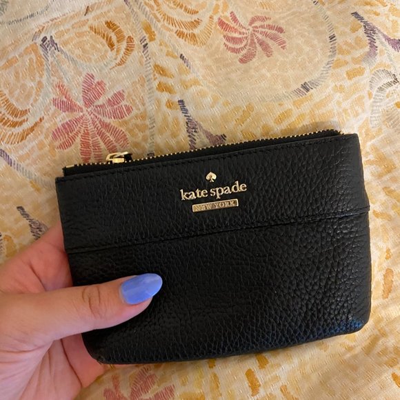 Kate Spade Coin Purse (FREE WITH PURCHASE OVER $125) - Picture 1 of 4